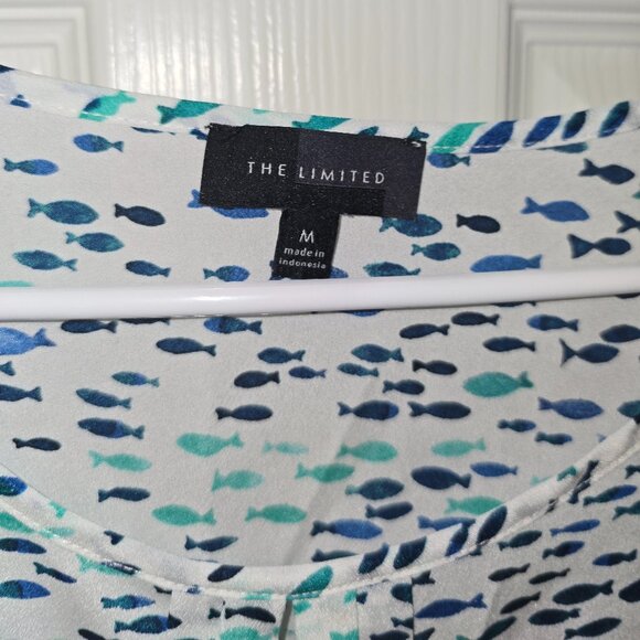 Fishy Button up - Picture 2 of 2